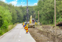 Modernizarea cu bani europeni a DJ Craiova-Cetate: sătenii reclamă plantarea de stâlpișori pe mijlocul trotuarului