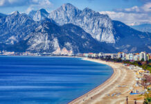 Antalya a fost destinația favorită a craiovenilor în 2023, peste 19.000 de oameni au zburat spre destinația din Turcia de pe Aeroportul Internațional Craiova