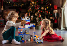 Jocuri și jucării sub 100 de lei – cadouri de Crăciun accesibile și apreciate